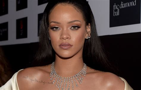 17) Instagram video, Rihanna showed off both her Savage X Fenty lingerie line and her bare booty and its definitely not safe for work. . Rhianna porn
